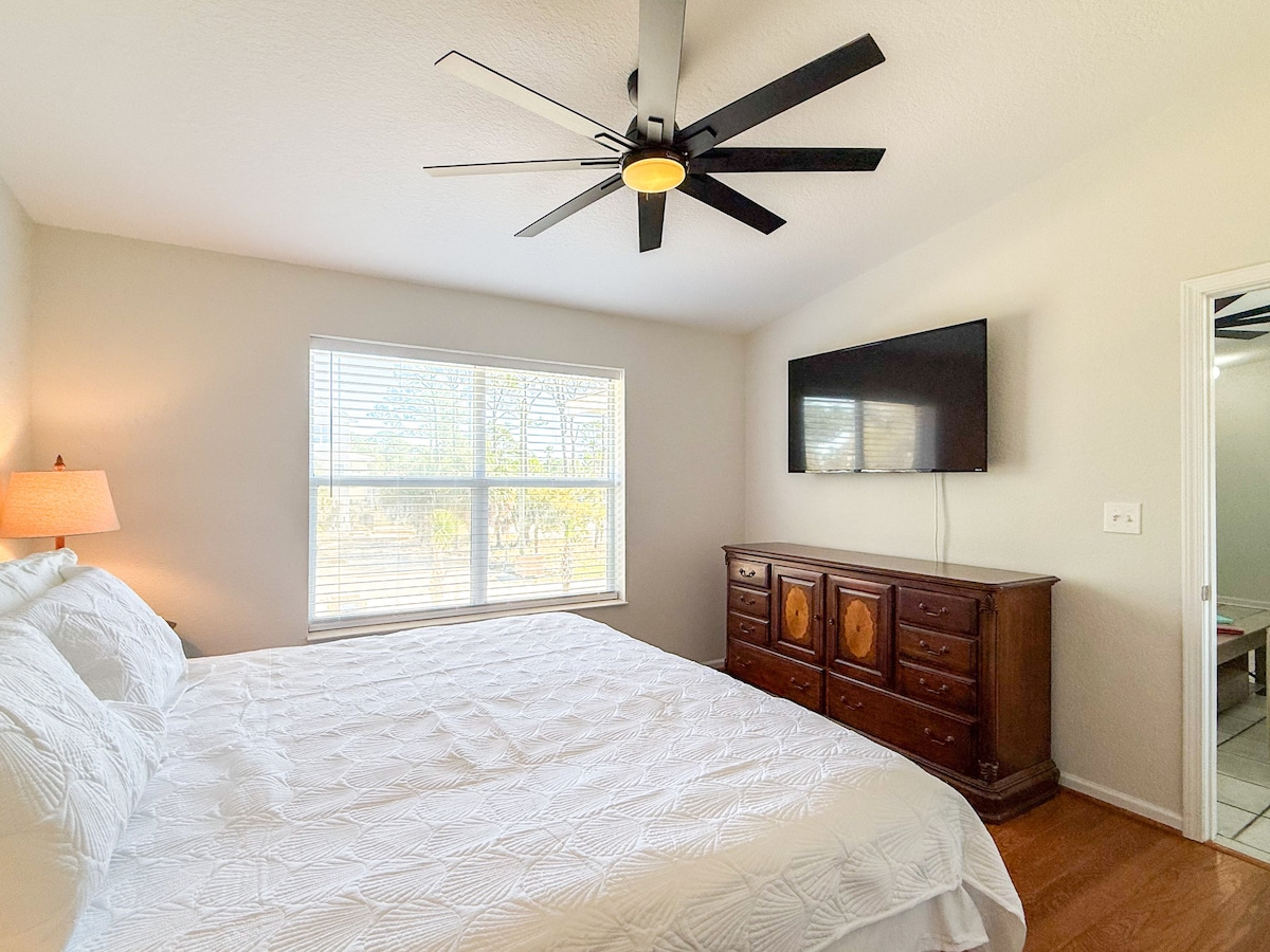 King bedroom
