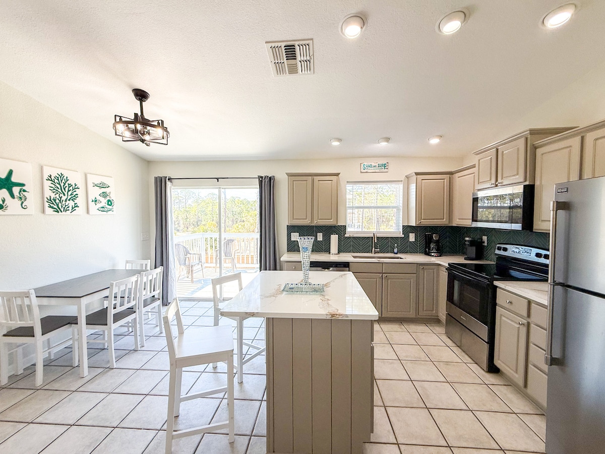 Fully equipped kitchen